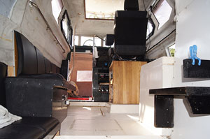 キャビンで移動中も雨風を凌げます